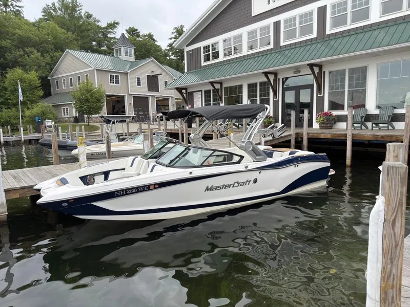 Slide: The Image of MasterCraft X24 2022 - 3