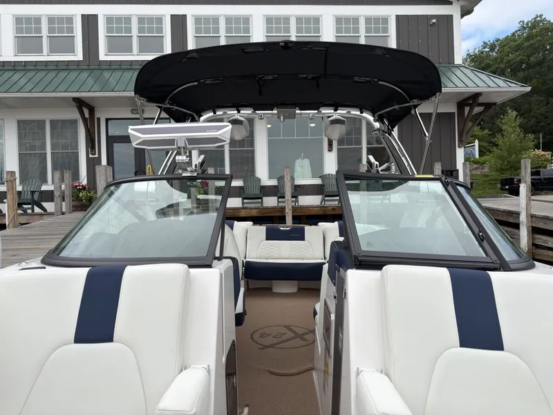 Slide: The Image of MasterCraft X24 2022 - 22