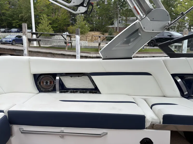 Slide: The Image of MasterCraft X24 2022 - 23