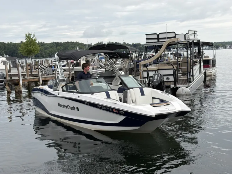 Slide: The Image of MasterCraft X24 2022 - 7
