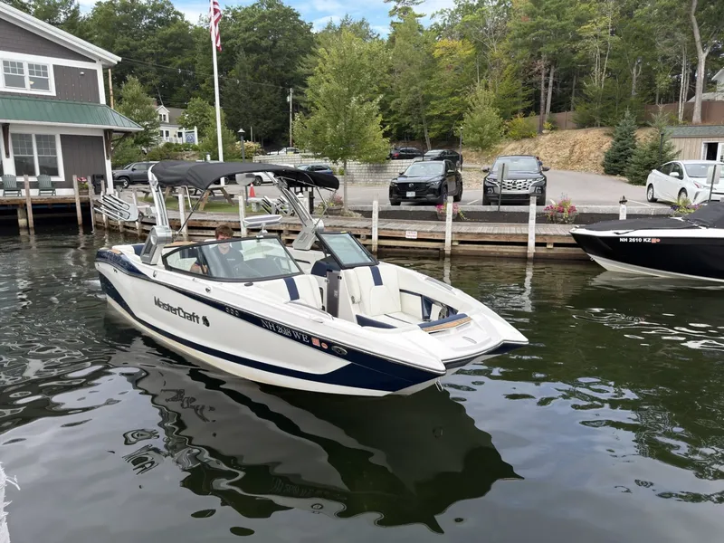 Slide: The Image of MasterCraft X24 2022 - 8