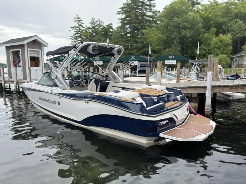 Slide: The Image of MasterCraft X24 2022 - 2
