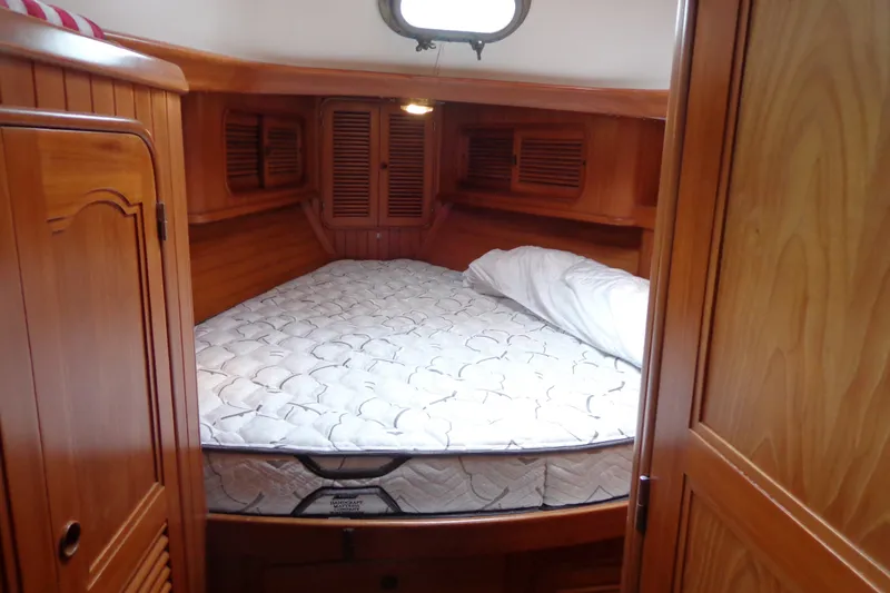 Slide: The Image of Cozy wooden cabin interior of 1988 Ta Shing Tashiba Cutter sailboat. - 29