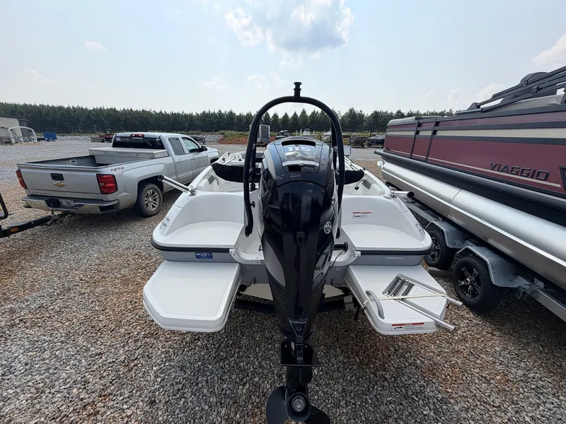 Slide: The Image of Bayliner 180 Element XL 2018 - 10