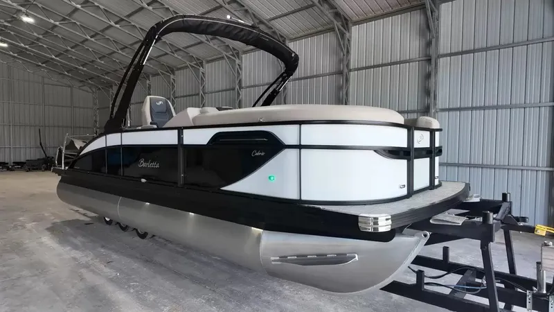 Slide: The Image of Barletta Cabrio 22UC 2027 - 18