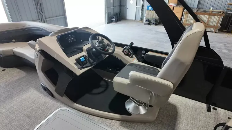Slide: The Image of Barletta Cabrio 22UC 2027 - 37