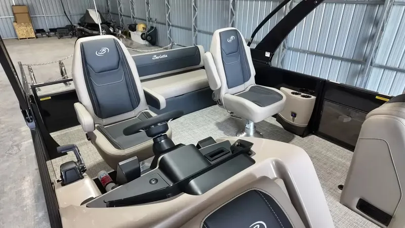 Slide: The Image of Barletta Cabrio 22UC 2027 - 36