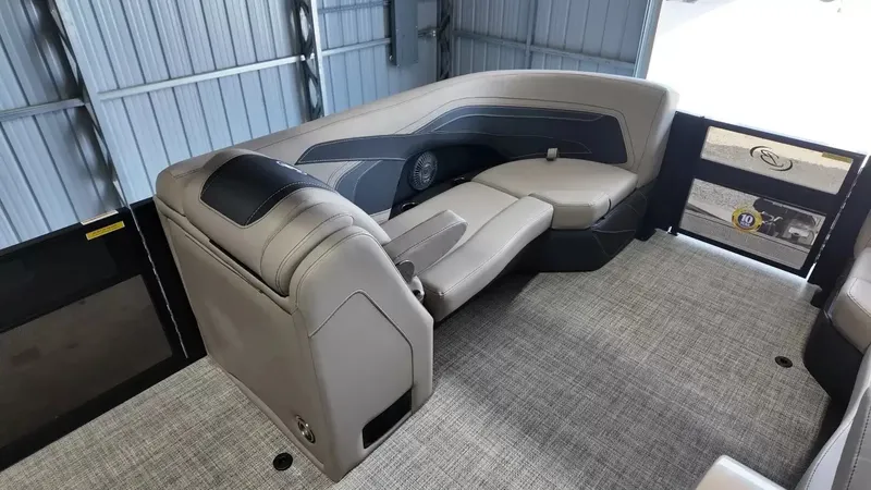 Slide: The Image of Barletta Cabrio 22UC 2027 - 25
