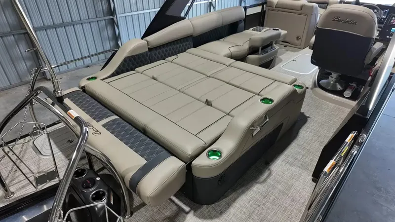 Slide: The Image of Barletta Lusso 23UA 2027 - 61