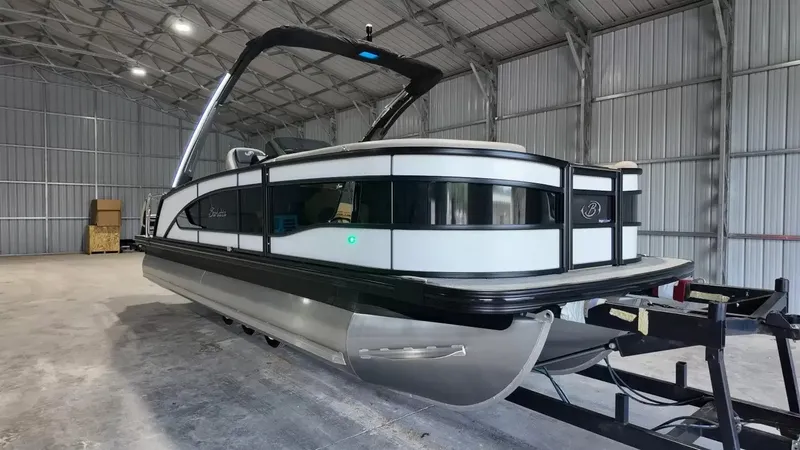 Slide: The Image of Barletta Lusso 23UA 2027 - 19