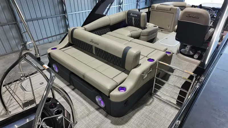 Slide: The Image of Barletta Lusso 23UA 2027 - 67