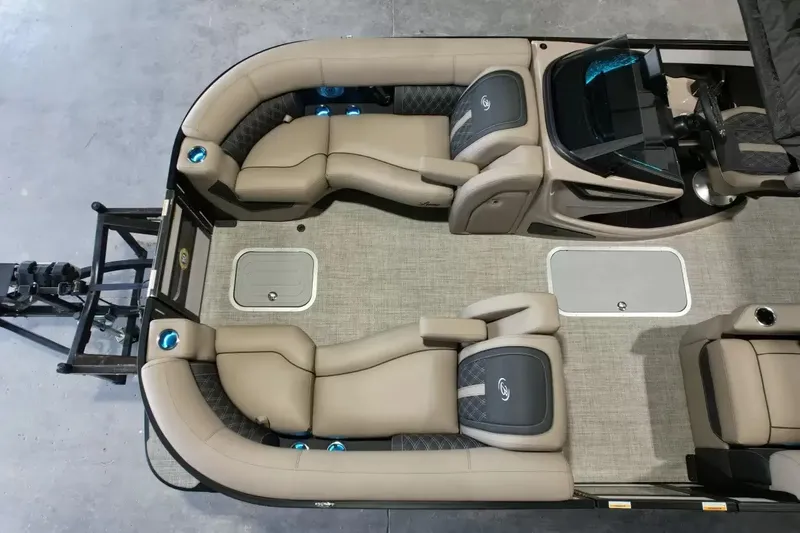 Slide: The Image of Barletta Lusso 23UA 2027 - 29