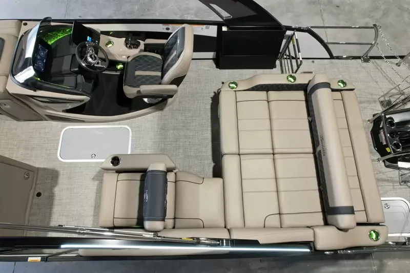 Slide: The Image of Barletta Lusso 23UA 2027 - 68