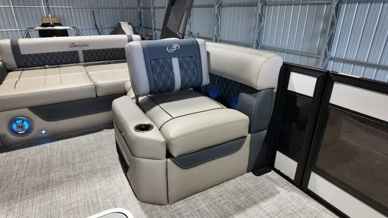 Slide: The Image of Barletta Lusso 23UA 2027 - 51
