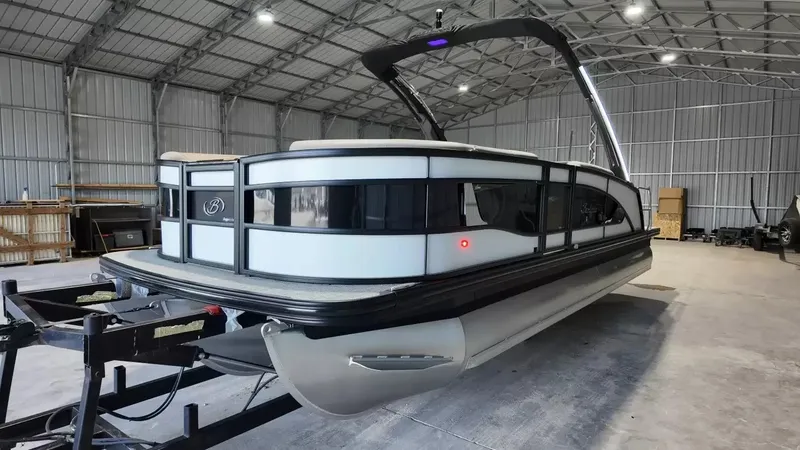 Slide: The Image of Barletta Lusso 23UA 2027 - 15