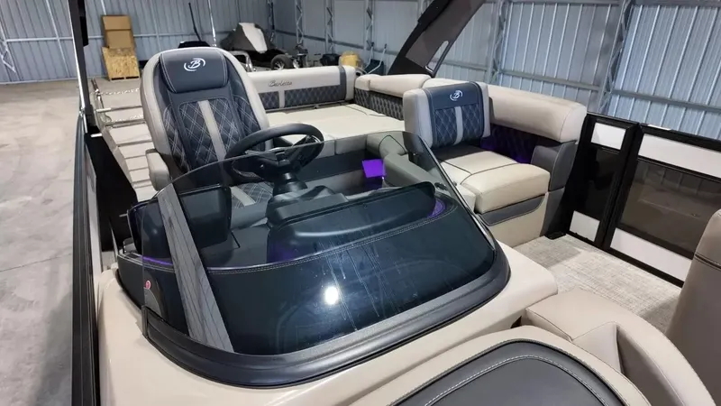 Slide: The Image of Barletta Lusso 23UA 2027 - 37