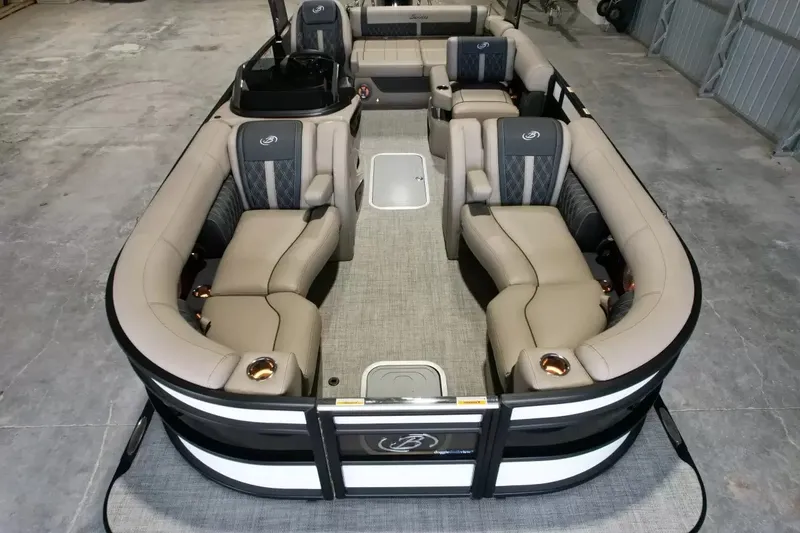 Slide: The Image of Barletta Lusso 23UA 2027 - 20