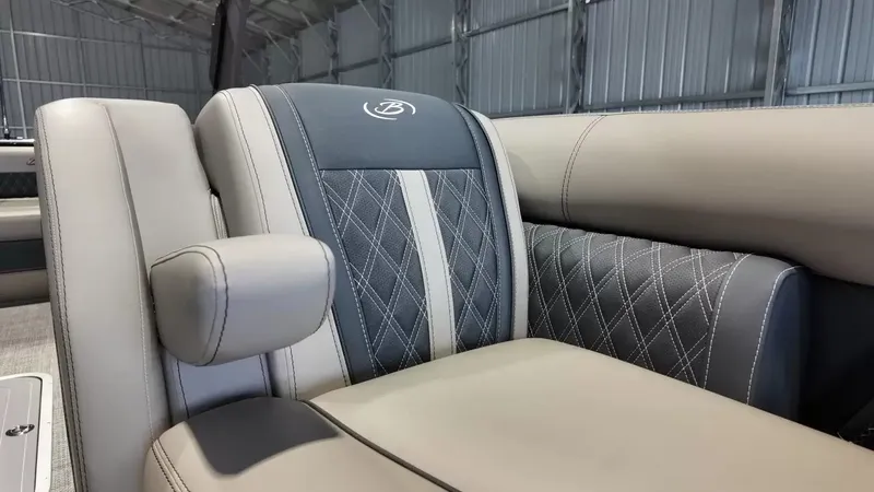 Slide: The Image of Barletta Lusso 23UA 2027 - 21