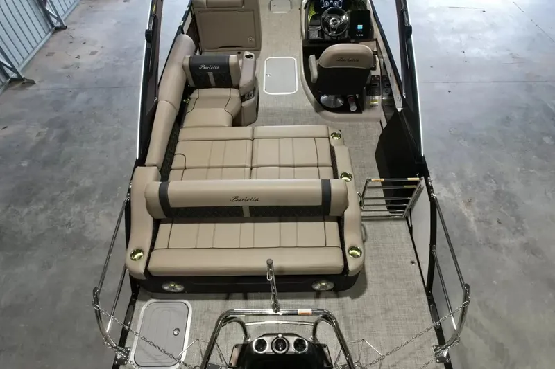 Slide: The Image of Barletta Lusso 23UA 2027 - 70