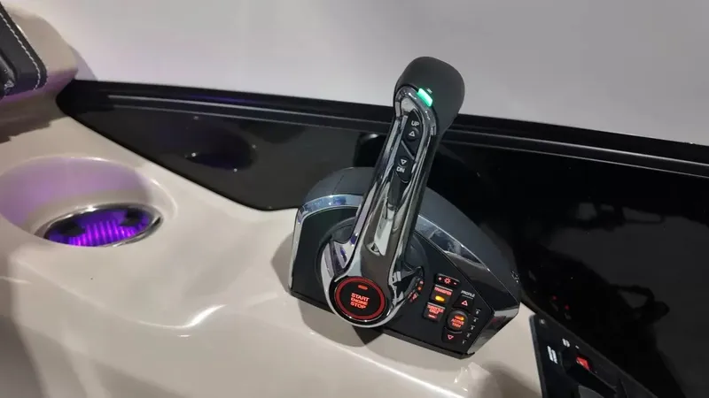 Slide: The Image of Barletta Lusso 23UA 2027 - 45