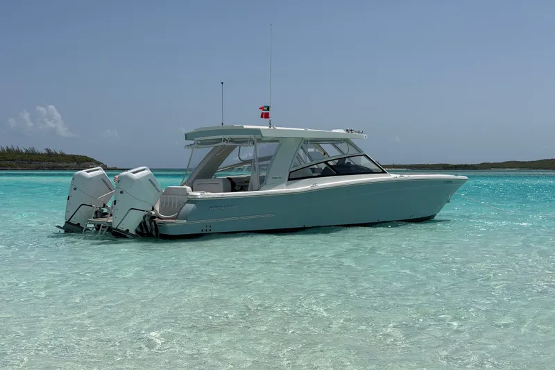 The Image of 2024 World Cat 400 DC-X Starboard Profile - 0