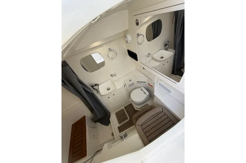 Slide: The Image of Starboard Head Aft - 23