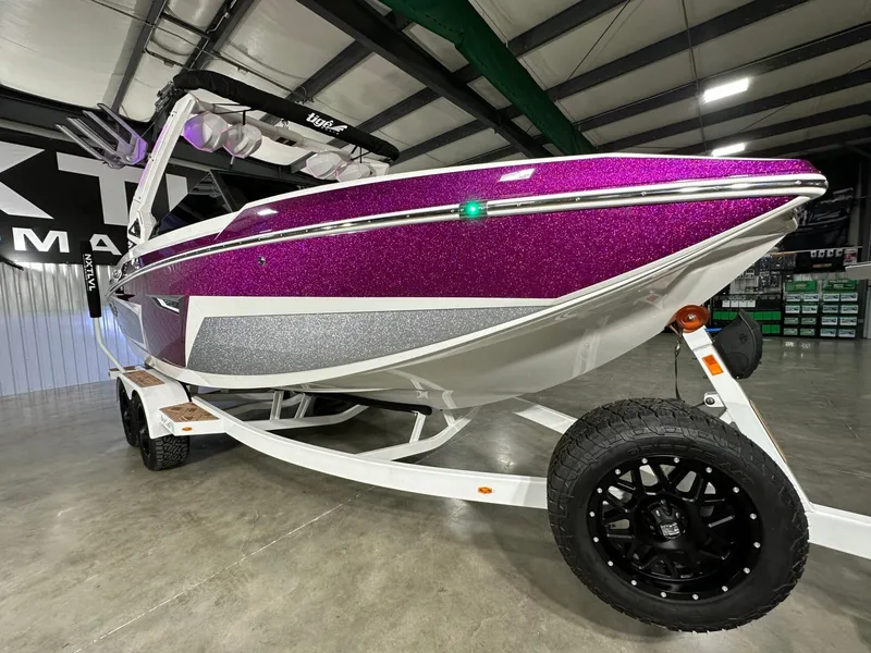 Slide: The Image of Tigé 22RZX 2024 - 2