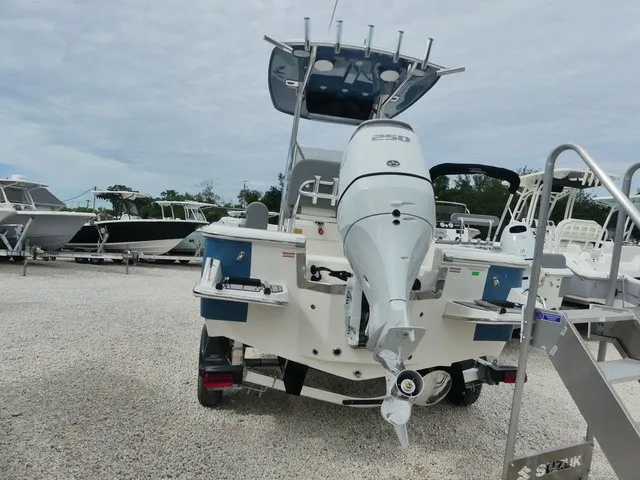 Slide: The Image of Pioneer 220 Bay Sport 2027 - 5