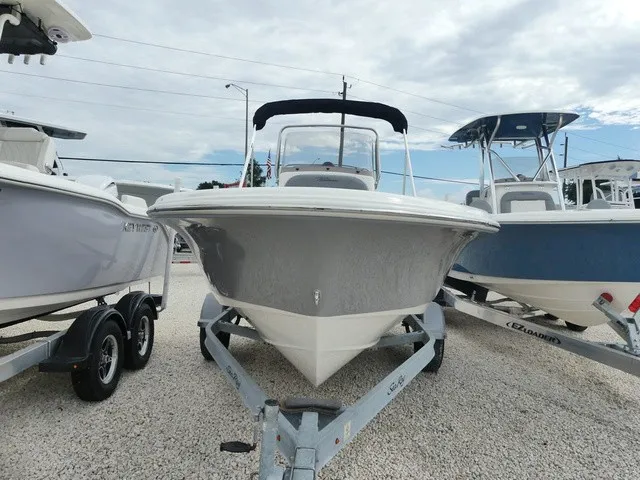 Slide: The Image of Pioneer 180 Sportfish 2027 - 2