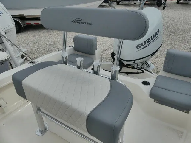 Slide: The Image of Pioneer 180 Sportfish 2027 - 10