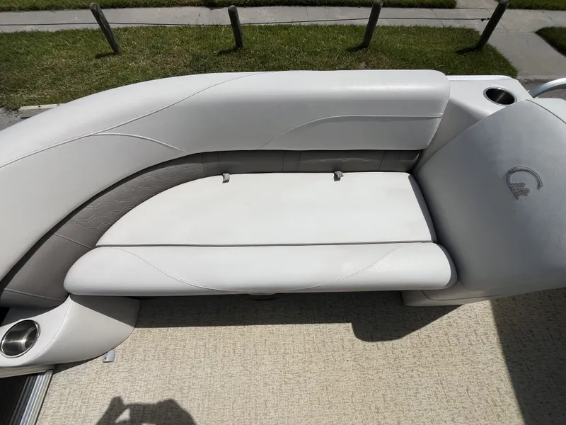 Slide: The Image of Grand GT2380RF 2019 - 15