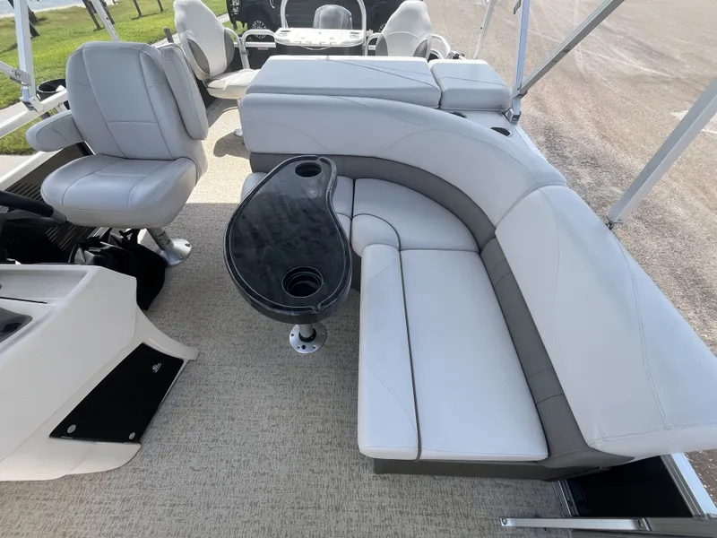 Slide: The Image of Grand GT2380RF 2019 - 19