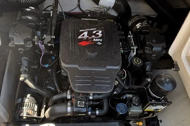 Slide: The Image of MerCruiser 4.3 MPI engine in a 2004 Sea Ray 200 Sundeck boat. - 13