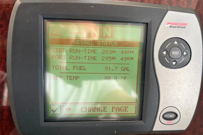 Slide: The Image of Mercury SmartCraft display showing vessel status for 2006 Sea Ray 290 Sundancer. - 28