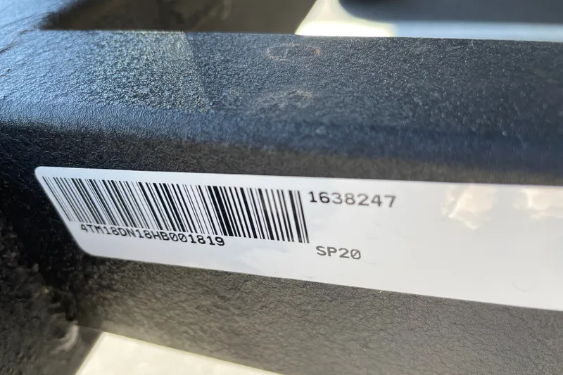 Slide: The Image of Barcode label on 2017 Sun Tracker Fishin' Barge 20 DLX boat component. - 37