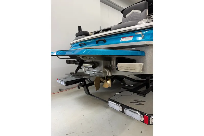 Slide: The Image of 2026 Varatti Z2373 boat rear view showcasing propeller and sleek design. - 5