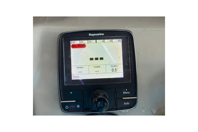 Slide: The Image of Raymarine display on 2004 Sea Ray Sundancer 320 showing "No Pilot" alert. - 38