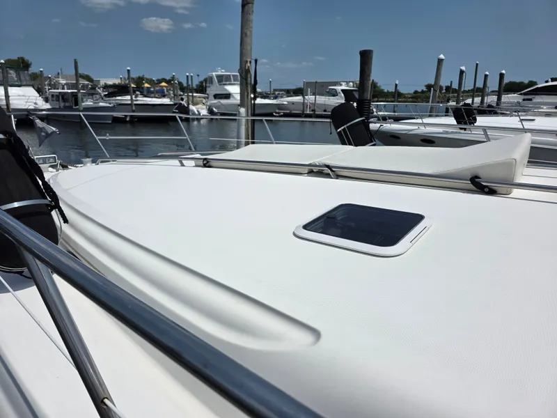 Slide: The Image of Sea Ray 380 Sundancer 2001 - 13