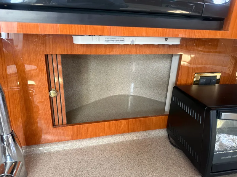 Slide: The Image of Sea Ray 380 Sundancer 2001 - 38