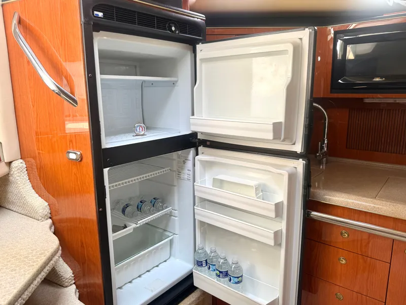 Slide: The Image of Sea Ray 380 Sundancer 2001 - 40