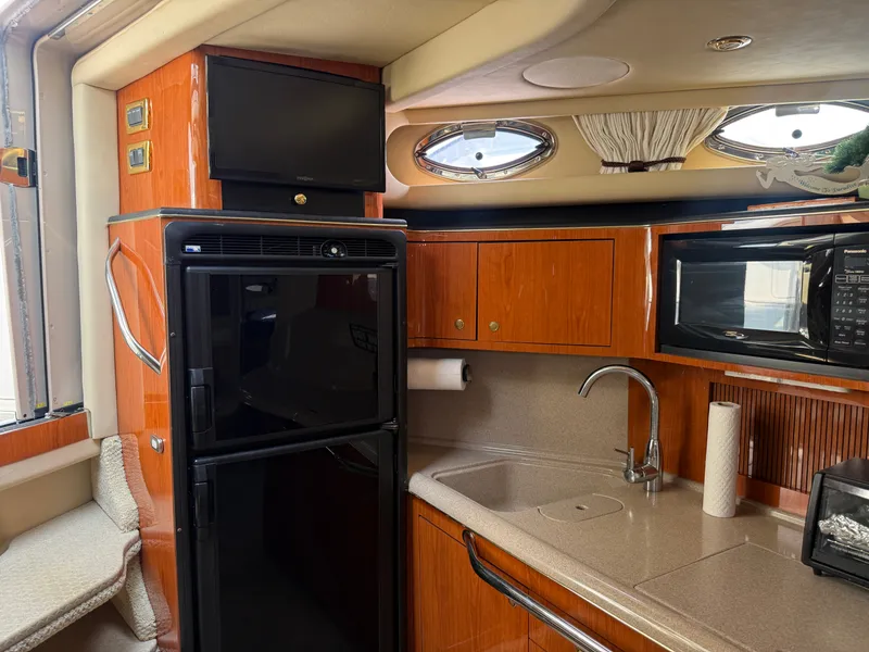 Slide: The Image of Sea Ray 380 Sundancer 2001 - 34