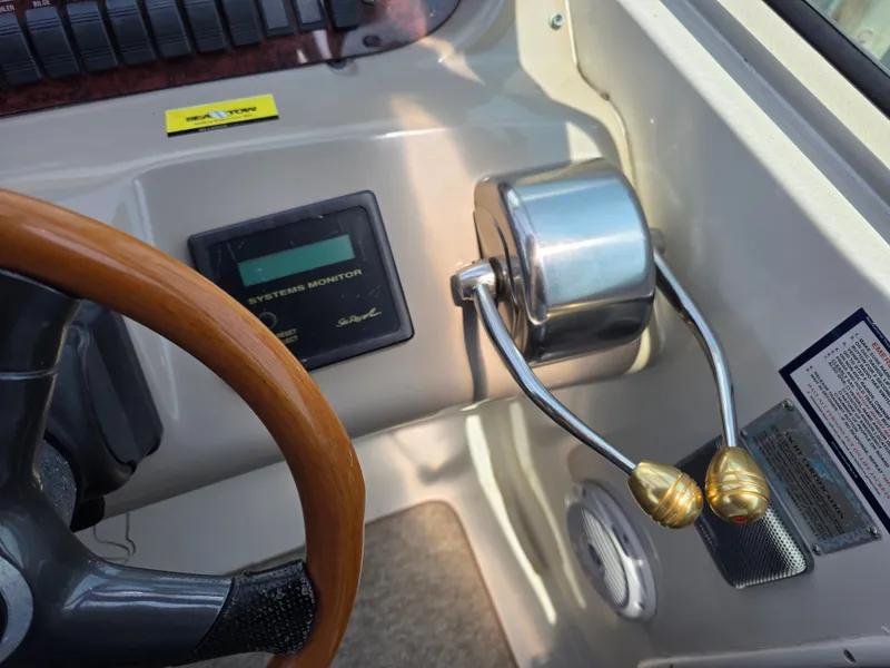 Slide: The Image of Sea Ray 380 Sundancer 2001 - 28