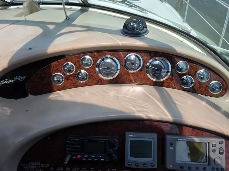 Slide: The Image of Sea Ray 380 Sundancer 2001 - 30