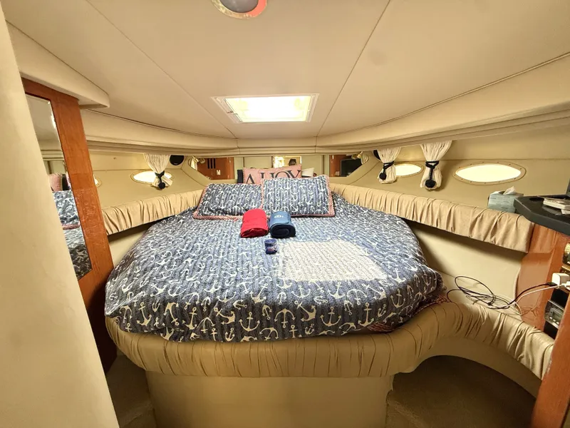 Slide: The Image of Sea Ray 380 Sundancer 2001 - 44