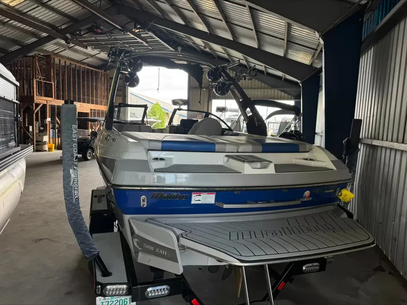 Slide: The Image of Malibu Wakesetter 21 VLX 2018 - 4