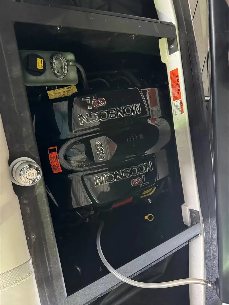 Slide: The Image of Malibu Wakesetter 21 VLX 2018 - 11