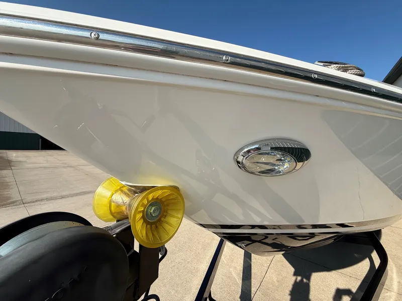Slide: The Image of Regal 2500 RX Bowrider 2017 - 5