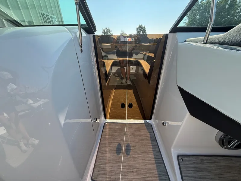 Slide: The Image of Regal 2500 RX Bowrider 2017 - 17