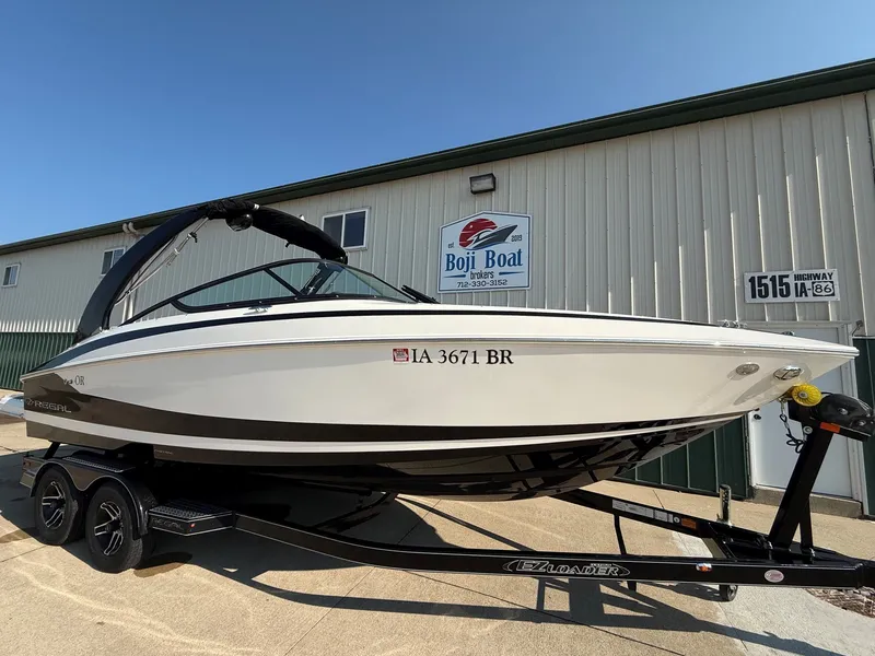 Slide: The Image of Regal 2500 RX Bowrider 2017 - 1