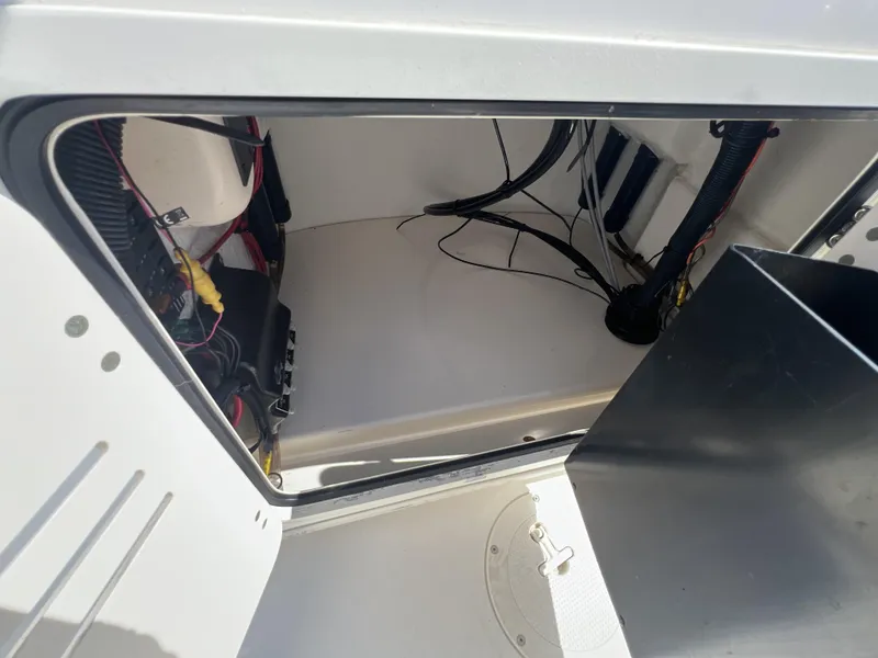 Slide: The Image of Boston Whaler 180 Dauntless 2003 - 4
